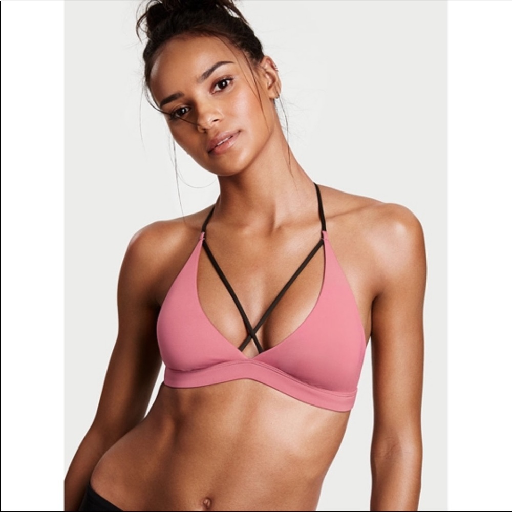 VS Sport Triangle Criss Cross Sports Bra